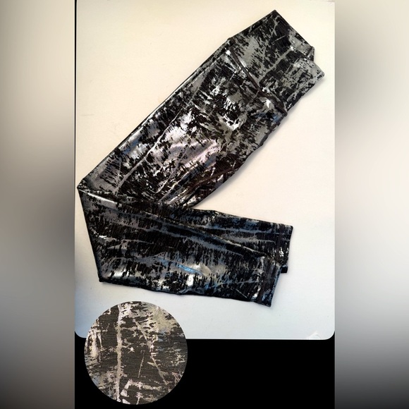 Lululemon Wunder Under High-Rise Tight Foil 28" Size 6 Metallic Shiny Smooth - Picture 1 of 9